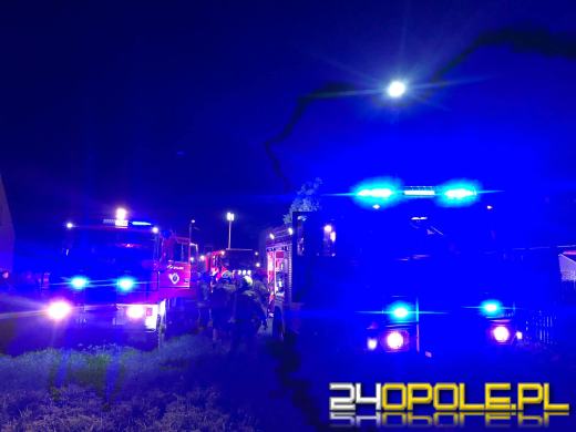 8 zastępów straży działało przy pożarze w Kadłubie Turawskim