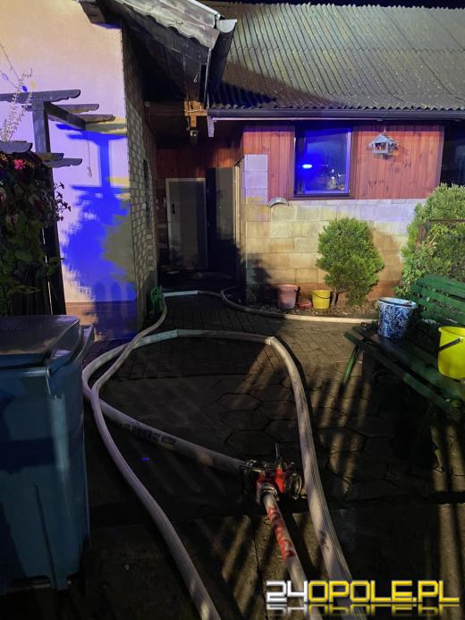 8 zastępów straży działało przy pożarze w Kadłubie Turawskim