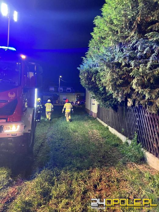 8 zastępów straży działało przy pożarze w Kadłubie Turawskim