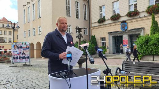 Witold Zembaczyński pyta, dlaczego fundacja powiązana z Kukizem produkuje broszury do szkół