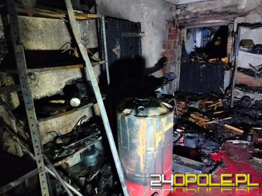 Pożar hali w powiecie nyskim. W akcji 6 zastępów straży 