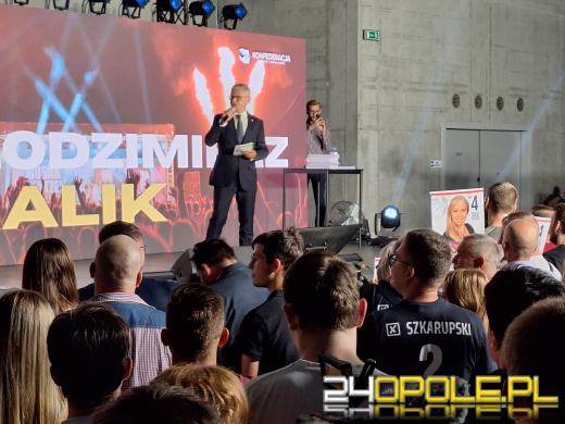 Krzysztof Bosak i Sławomir Mentzen w Opolu. Spotkanie przyciągnęło sporą publiczność