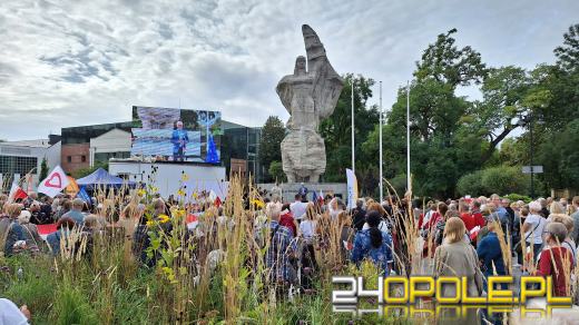 Wiec poparcia dla Marszu Miliona Serc w Opolu