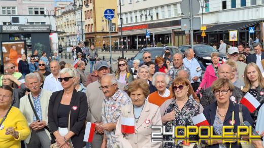 Wiec poparcia dla Marszu Miliona Serc w Opolu