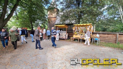 Trwają Targi Miodów i Rękodzieła w opolskim skansenie
