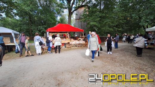 Trwają Targi Miodów i Rękodzieła w opolskim skansenie