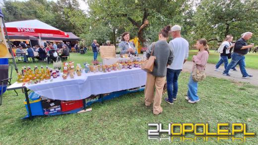 Trwają Targi Miodów i Rękodzieła w opolskim skansenie