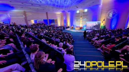 Studenci Uniwersytetu Opolskiego rozpoczęli nowy rok akademicki