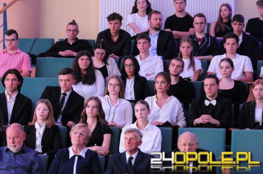 Studenci Uniwersytetu Opolskiego rozpoczęli nowy rok akademicki