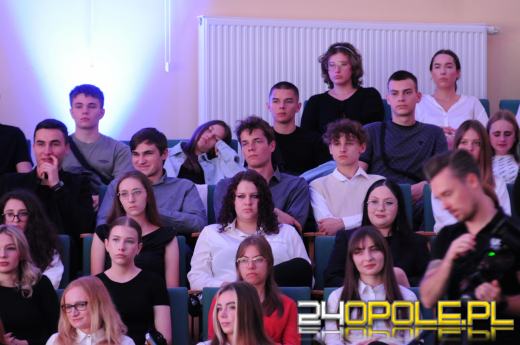 Studenci Uniwersytetu Opolskiego rozpoczęli nowy rok akademicki