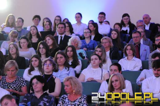 Studenci Uniwersytetu Opolskiego rozpoczęli nowy rok akademicki