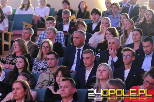 Studenci Uniwersytetu Opolskiego rozpoczęli nowy rok akademicki