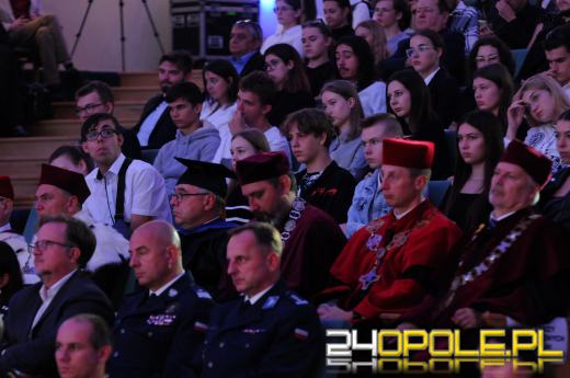 Studenci Uniwersytetu Opolskiego rozpoczęli nowy rok akademicki