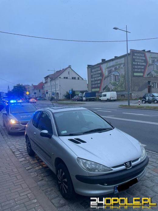 Ruszała bez włączonych świateł. Wpadła na kontroli - była pijana