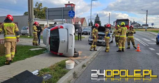 3 osoby poszkodowane w wyniku zderzenia osobówek