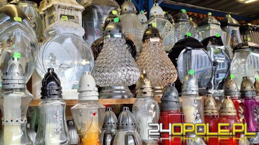 Cena zniczy szokuje. Kosztują w Opolu nawet 250 zł!