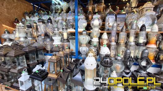 Cena zniczy szokuje. Kosztują w Opolu nawet 250 zł!