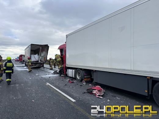 Zderzenie trzech ciężarówek na A4. Warto omijać to miejsce