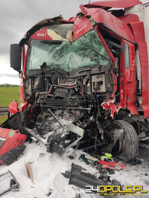 Zderzenie trzech ciężarówek na A4. Warto omijać to miejsce