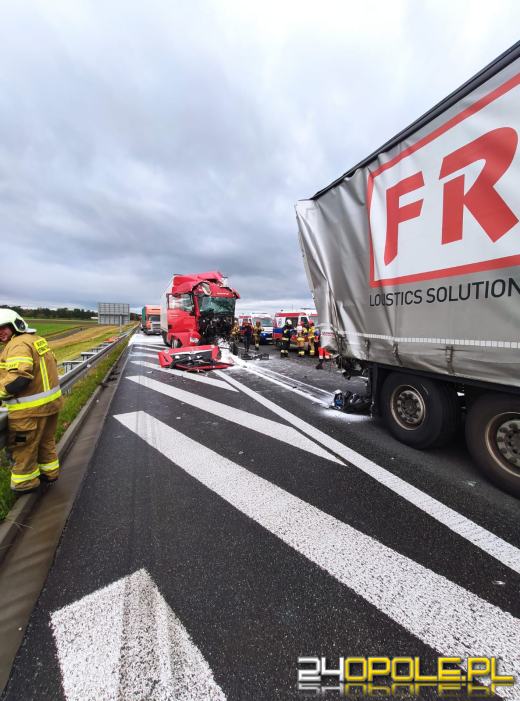 Zderzenie trzech ciężarówek na A4. Warto omijać to miejsce