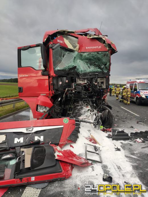 Zderzenie trzech ciężarówek na A4. Warto omijać to miejsce