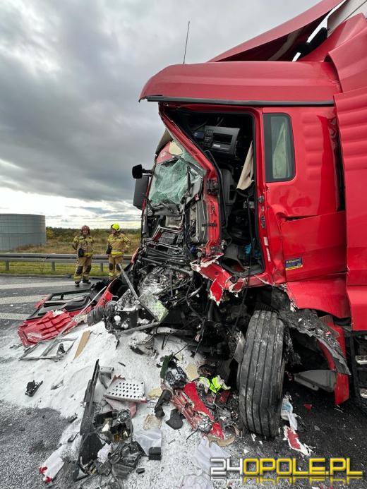 Zderzenie trzech ciężarówek na A4. Warto omijać to miejsce