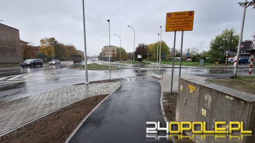 Tablice informacyjne dla rowerzystów przy niebezpiecznym skrzyżowaniu