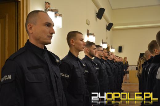 Nowi policjanci ślubowali na sztandar