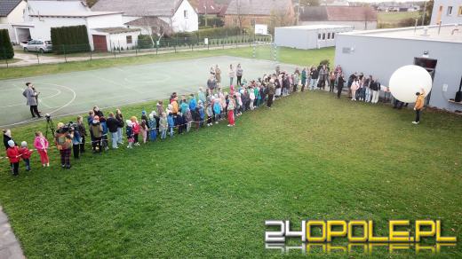 Wielki balon meteorologiczny puszczony w Raszowej. To doświadczenie ósmoklasistów