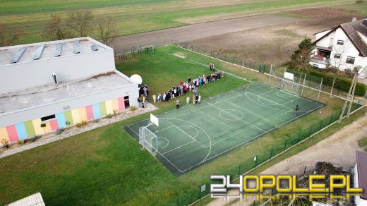 Wielki balon meteorologiczny puszczony w Raszowej. To doświadczenie ósmoklasistów