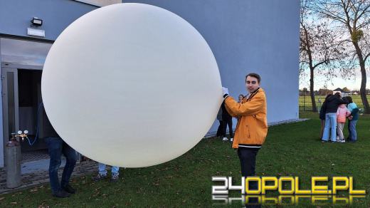 Wielki balon meteorologiczny puszczony w Raszowej. To doświadczenie ósmoklasistów