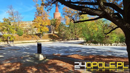 Staw Zamkowy w Opolu zachęcająco nie wygląda, ale będzie piękny