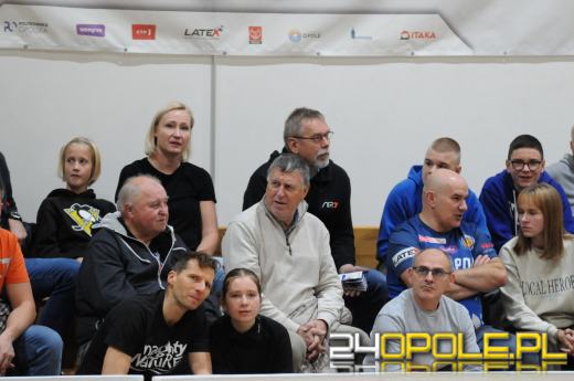 Weegree z pewnym zwycięstwem nad benaminkiem
