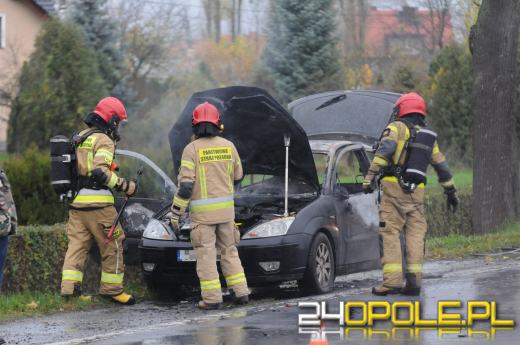 Pożar samochodu na Kowalczyków w Opolu. Wprowadzono ruch wahadłowy 