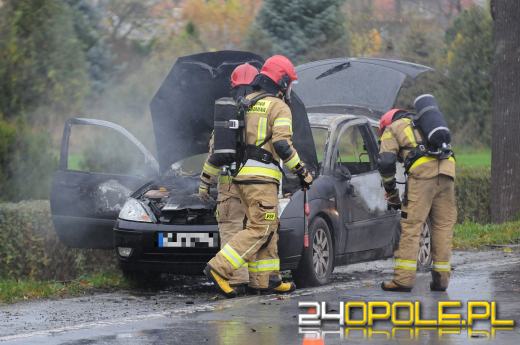 Pożar samochodu na Kowalczyków w Opolu. Wprowadzono ruch wahadłowy 