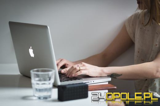 Chciał pomóc amerykańskiemu żołnierzowi - stracił blisko 19 tysięcy złotych