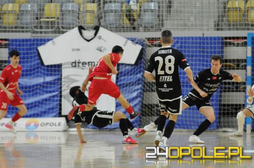 Dreman Opole Komprachcice przegrywa z Widzewem Łódź