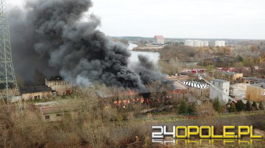 Ogromny pożar w Kędzierzynie-Koźlu. 28 zastępów straży w akcji
