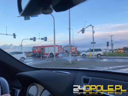 Poważny wypadek w Opolu-Wrzoskach. 3 osoby trafiły do szpitala