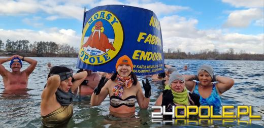 Pierwsze mroźne zanurzenie opolskiej grupy Morsy Opole. Będzie tylko zimniej
