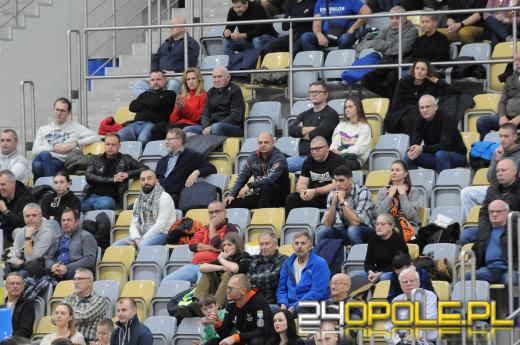 UNI Opole bez szans w starciu z liderem