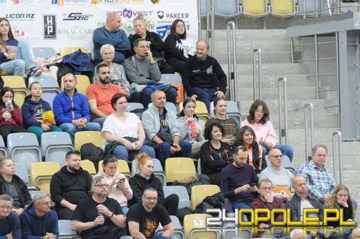 UNI Opole bez szans w starciu z liderem