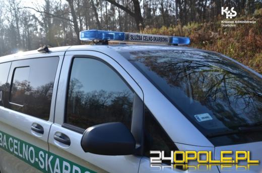 Marihuana w torbie podróżnej pasażera busa jadącego autostradą A4