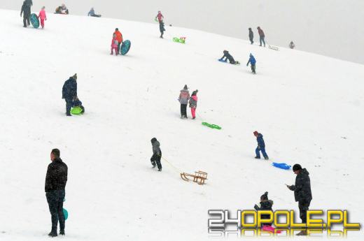 Zimowe szaleństwo w Opolu. Dzieci wyciągnęły sanki