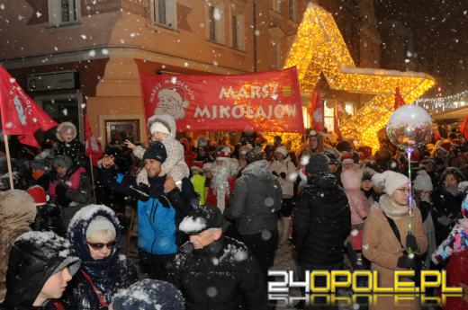 Setki Mikołajów przeszło ulicami Opola