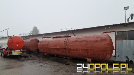 Zatrzymano 15 osób podejrzanych o oszustwa podatkowe w obrocie olejem posmażalniczym