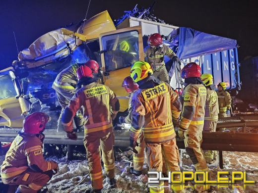 Zablokowana A4 w obu kierunkach