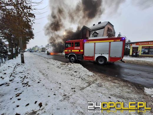 Pożar samochodu osobowego w Zawadzkiem na ulicy Opolskiej