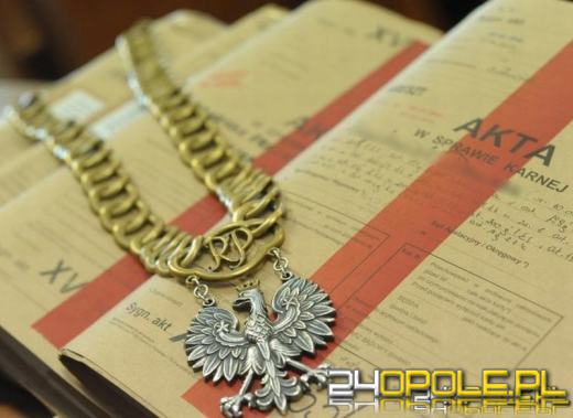 Podczas snu, została ugodzona nożem w szyję. Sprawca w areszcie