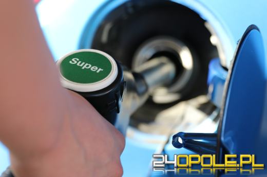 Nowa benzyna E10 na stacjach od stycznia: Co to oznacza dla kierowców?